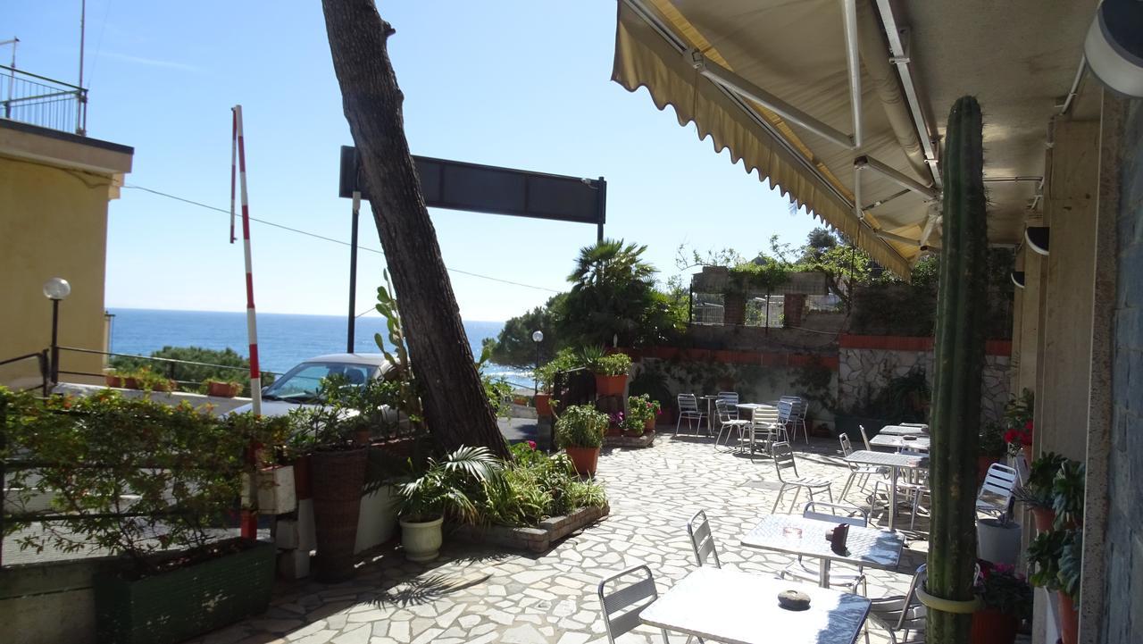 Hotel Ambassador Laigueglia Luaran gambar